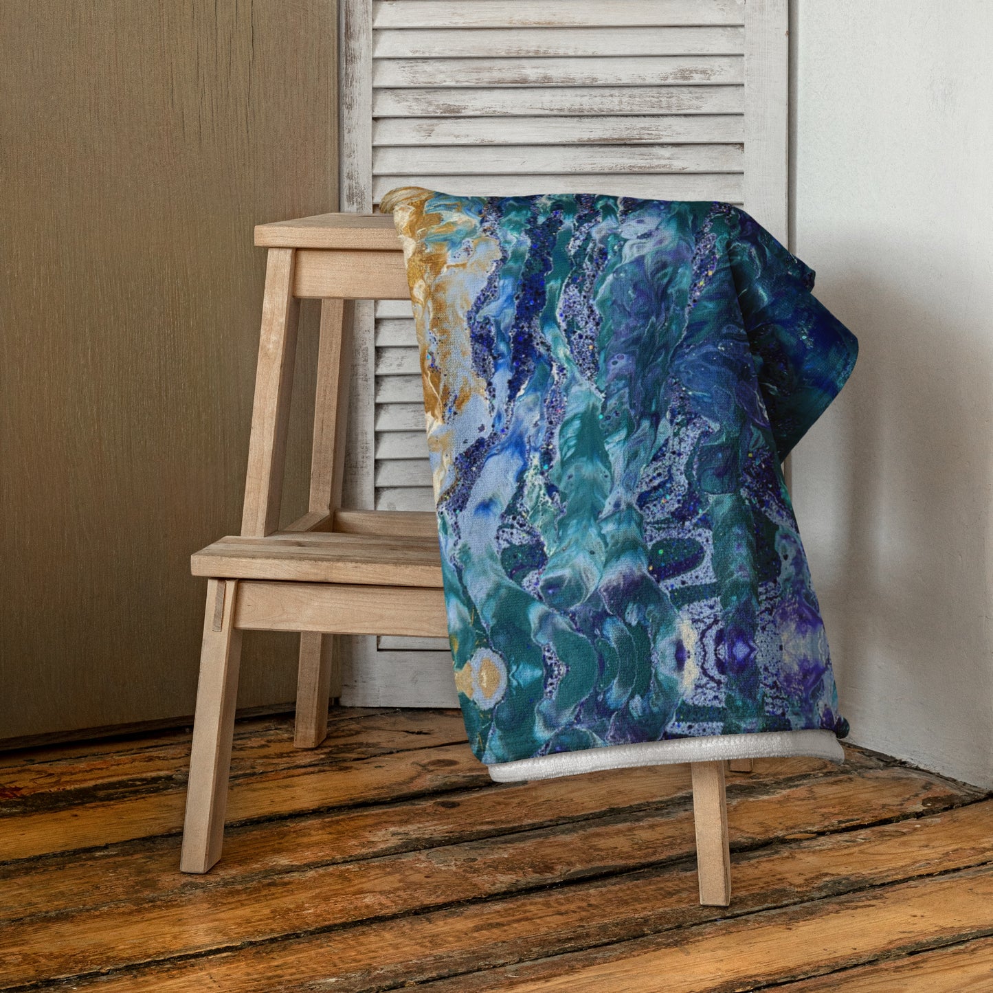 Crashing waves Towel